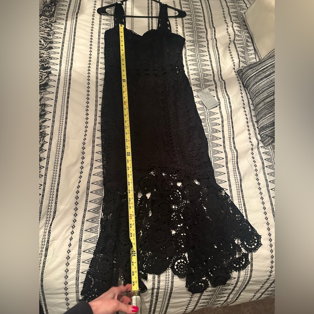 💋🌹NWT!! Lulu's Black Lace Midi Dress - Picture 8 of 9